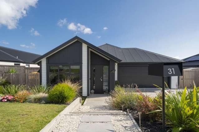 Stylish and Spacious Coastal Living